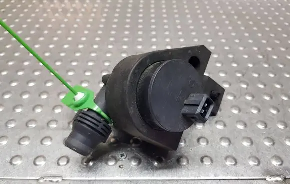 BMW 5 E60 E61 Electric auxiliary coolant/water pump S27698033 6922647