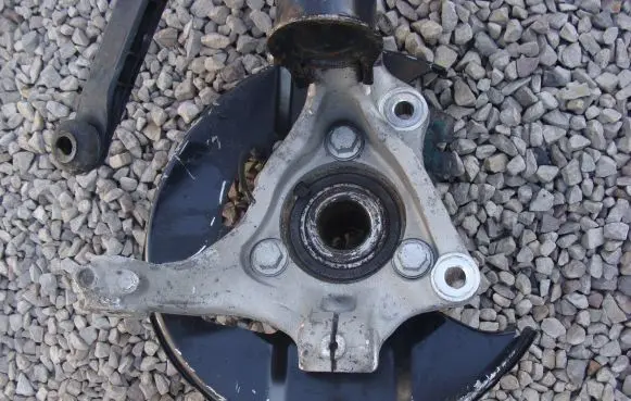 Opel Insignia A Front wheel hub spindle knuckle