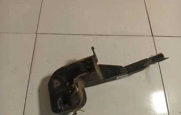 Opel Astra H Windshield washer fluid reservoir/tank