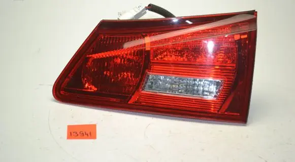 Tailgate rear/tail lights