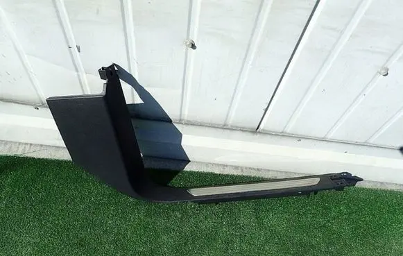 Volkswagen Touareg II Front sill trim cover 7P0863484H