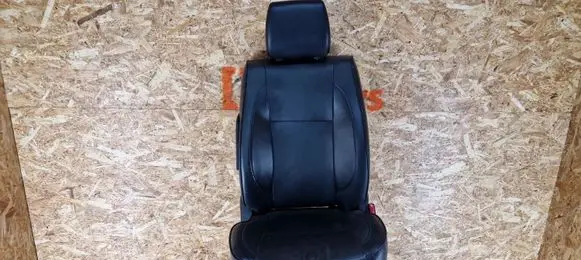 Suzuki Grand Vitara II Front passenger seat
