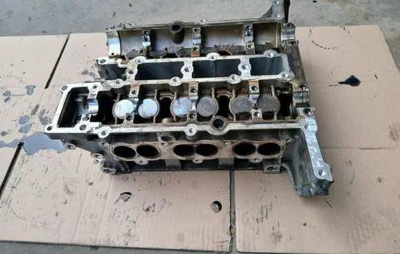Ford Focus Engine head PBCM5G6090GF