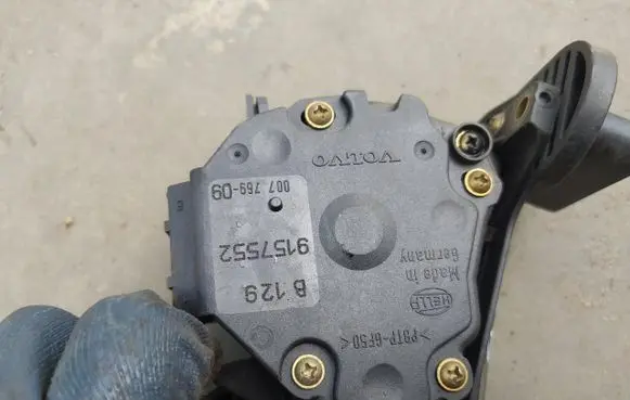Volvo S80 Accelerator throttle pedal 9157552