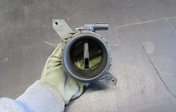 Volvo S40, V40 ABS pump bracket 9A673EE