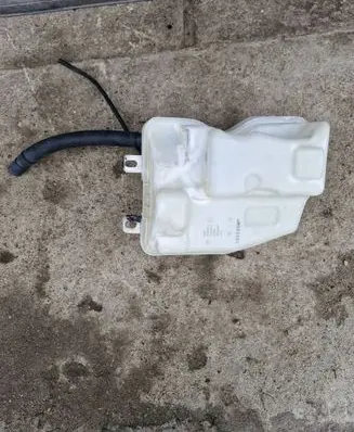 BMW X1 F48 F49 Windshield washer fluid reservoir/tank 61667369649 7351624 7369649