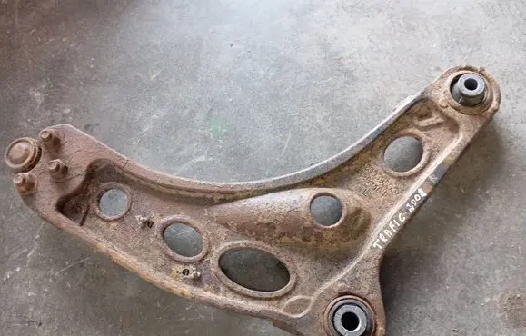 Renault Trafic II (X83) Front lower control arm/wishbone 8200395007 93853464