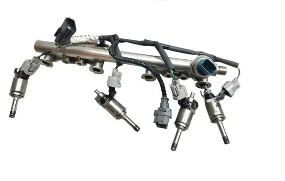 Renault Megane I Fuel injector supply line/pipe 