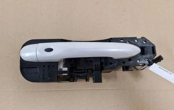 Renault Megane III Front door coupe exterior handle/bracket 806060042R