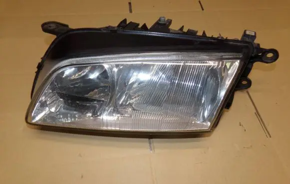 Mazda 626 Headlight/headlamp