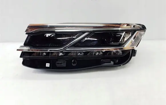Volkswagen Touareg III Headlights/headlamps set 