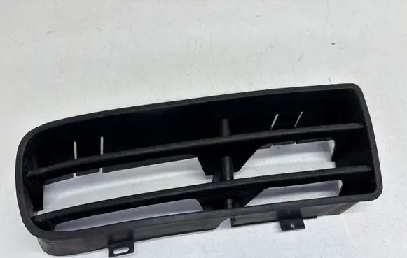 Volkswagen Golf IV Front bumper lower grill 1J0853666E
