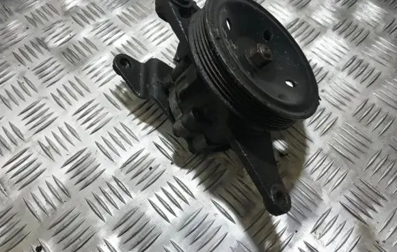 Mazda 626 Power steering pump ga2a32650d 38083123