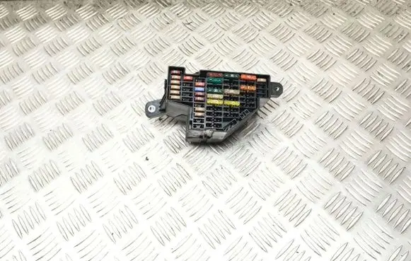 Skoda Superb B6 (3T) Fuse box set 12101005534