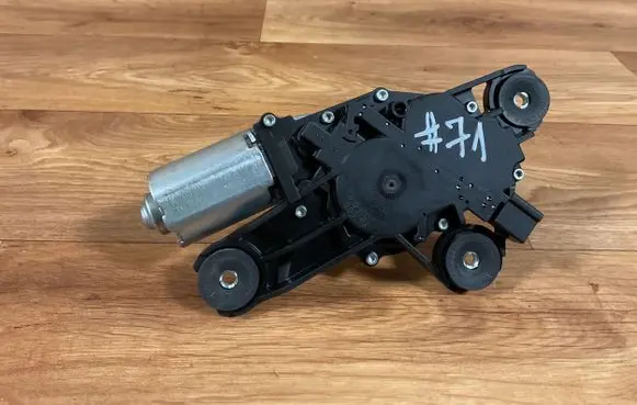 Ford Mondeo MK IV Rear window wiper motor 3m51r17k441 0390201210