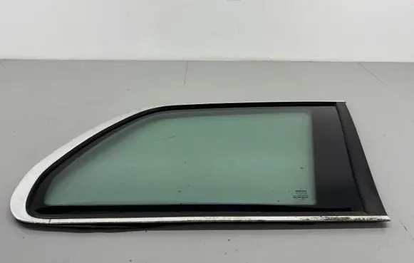 Volvo XC90 Rear side window 43R001582