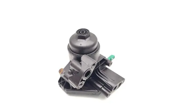 Skoda Octavia Mk2 (1Z) Oil filter mounting bracket 03N116389