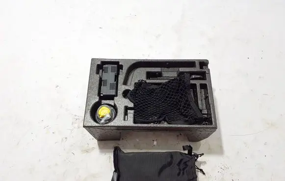 Audi A5 Tool set 8B3012169