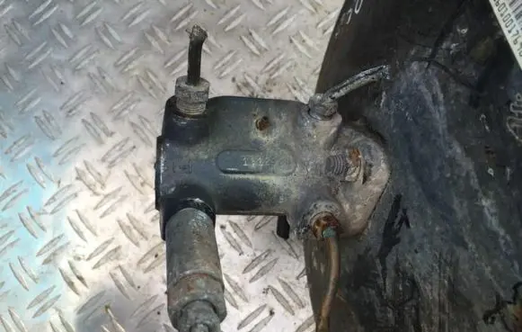 Ford Mondeo MK I Master brake cylinder