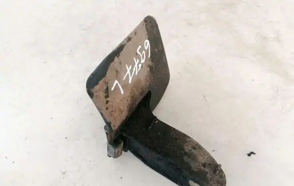 Toyota RAV 4 (XA30) Side skirt front trim 6563142010 65631-42010
