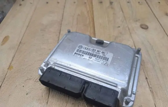 Audi A6 S6 C5 4B Engine control unit/module 8E0907401T