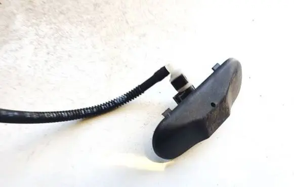Windshield washer spray nozzle