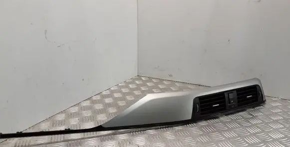 BMW 4 F32 F33 Dash center air vent grill 6827342 9347436