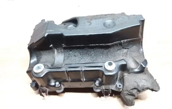Volkswagen Tiguan Intake resonator 03C145650C 03C103502K