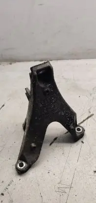 Audi A4 S4 B7 8E 8H Engine mounting bracket 8e0199308af