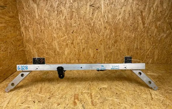 Volvo S90, V90 Headlight/headlamp mounting bracket 31690552 32244779