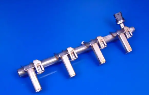Volvo V60 Fuel main line pipe 0261555065