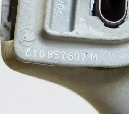 Skoda Octavia Mk2 (1Z) Front interior roof grab handle 6Y0857607M