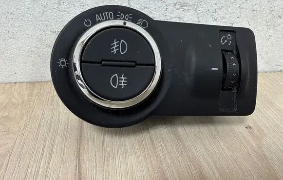 Opel Insignia A Light switch 13268707