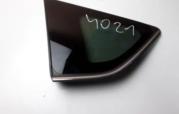 Toyota RAV 4 (XA40) Rear side window 6272042360