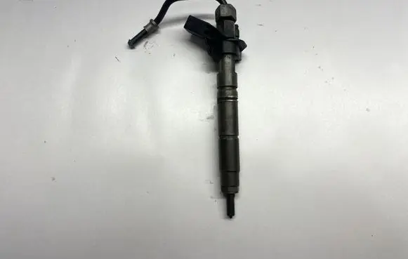 Mercedes-Benz S W221 Fuel injector A6420700587 6420700587
