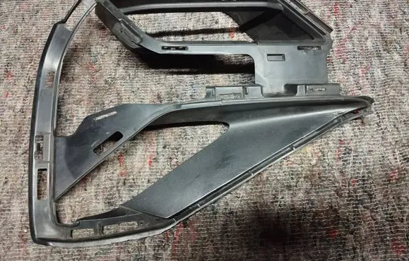 BMW X1 F48 F49 Fog light bracket 21163611 51118493437 8493437