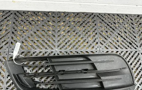BMW 5 F10 F11 Front bumper lower grill 7331734