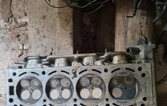 BMW 3 E30 Engine head 