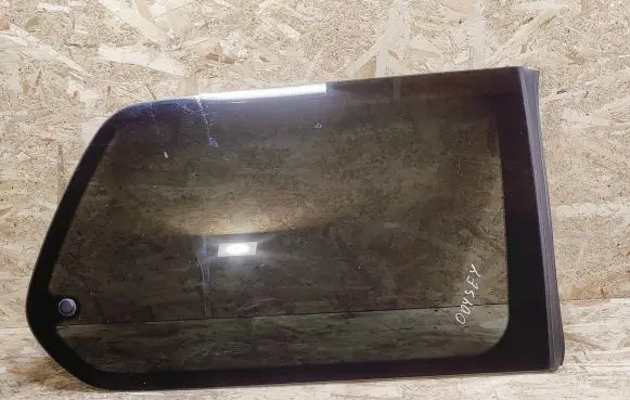 Honda Odyssey Rear side window