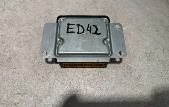 Land Rover Defender Other control units/modules M8E2-14E159AL-ED42 0214000034