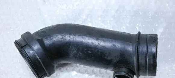 Audi A4 S4 B7 8E 8H Intercooler hose/pipe 06B133354F