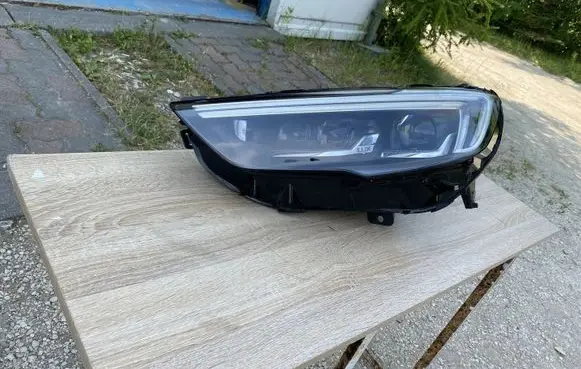 Opel Insignia B Headlight/headlamp 39195645