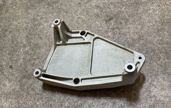 Volvo EX30 A/C compressor mount bracket 8890235090