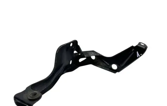 Audi A6 S6 C6 4F Intercooler pipe mounting bracket 4F0145814