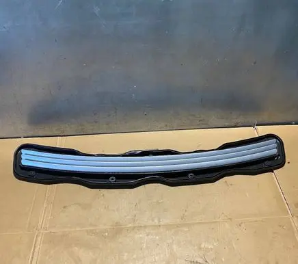 Mercedes-Benz E W210 Bonnet/hood grill A2108800705