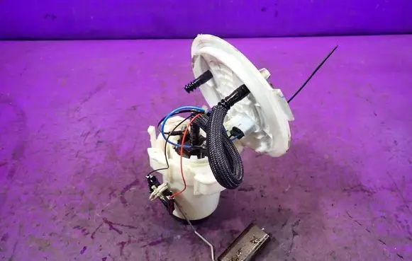 Opel Zafira B In-tank fuel pump 