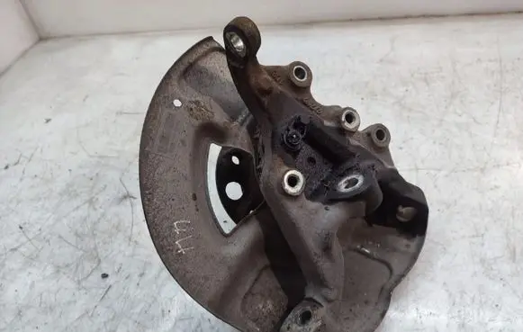 Mercedes-Benz CLS C218 X218 Front wheel hub