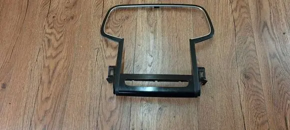 Renault Megane IV Radio/GPS head unit trim 687515655R 687501810R