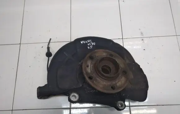 Volvo V70 Front wheel hub spindle knuckle