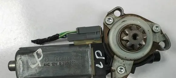 Jeep Grand Cherokee (WK) Seat adjustment motor 0390203003